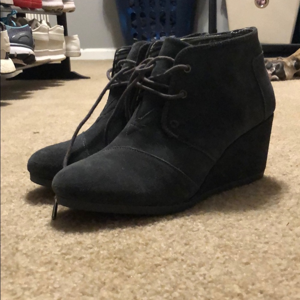 Toms wedges